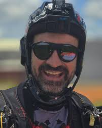 Dias memoráveis em BSB. Nunca foi pelo Skydive... Sempre será pela amizade,  resenha, cerveja, histórias e muita mas muita risada. Quem tem amigo tem  tudo. Obrigado @rafffa_conti e @carolinereiscal por me receberem