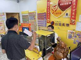 註： 1.頭獎及貳獎由各該獎之所有中獎注數均分（計算至元，元以下無條件捨去。 該捨去部分所產生之款項將視為 逾期未兌領獎金，全數歸入公益彩券盈餘）。 該捨去部分所產生之款項將視為逾 期未兌領獎金，全數歸入公益彩券盈餘），其餘各獎（頭、貳獎）. Xaqja4xuqn97lm