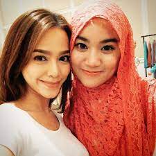 Pin By Zakwan On Aweks Muslim Girls Sari Crochet Scarf