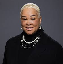 Kimberly Hare's Instagram, Twitter & Facebook