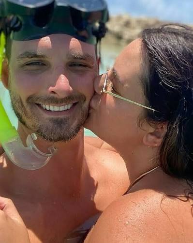 Efter uttåget ur Robinson berättar Ola Birgersson nu om den nära relationen  till Caroline Järgren: ”Carro och jag, alltså grundidealen är ganska lika.  Det är därför vi klickade så pass också, tror