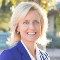 Pamela Stelzer's Instagram, Twitter & Facebook