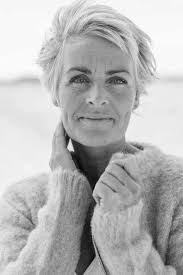 No seduces tan solo con un buen cuerpo, unas piernas infinitas, y unas  curvas de matar. No te hace más sexi tu ropa, tus kilos, tu altura, ni tu  forma de caminar.