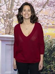 She now shoots comedy on stage and is known in france for her roles de paris and flaming rain. Lucie Lucas Clem Se Met A Poil Pour Interpeller Emmanuel Macron Tele Star
