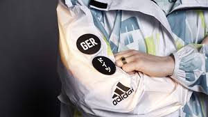 1984 und 1988 waren alle spieler, die noch nie bei einer weltmeisterschaft spielten, spielberechtigt. Olympia Neue Kleider Furs Deutsche Team Dfb Deutscher Fussball Bund E V