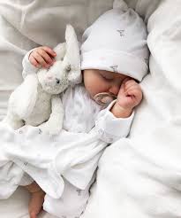 Pin By Sevgi Beler On Baby In 2020 Cute Baby Photos Baby Pictures Baby Girl Names