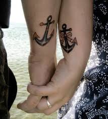 Tato keren jangkar sumber : Best Couple Tattoo Designs Our Top 10 Matching Love Tattoos Best Couple Tattoos Couples Tattoo Designs
