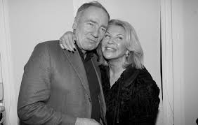 She was born on tuesday may 6th 1947, in freedom is the key to barbara's personality. Karol Strasburger Pierwsze Swieta Bez Zony Pomponik Pl