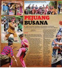 Selain itu, ia juga termasuk baju kebaya, celana, kain sarung, samping dan selendang. Pejuang Busana Tradisi Pressreader