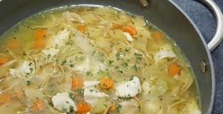 Classique D Automne La Soupe Poulet Et Nouilles Maison Soupe Poulet Et Nouilles Recettes De Soupe Au Poulet Soupe Poulet