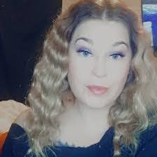 Amber Irons's Instagram, Twitter & Facebook