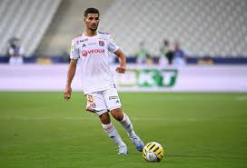 3 de julio de 2021 12:48 cest alex caparros getty images diego carlos es uno de los líderes de este sevilla y también quiere serlo ahora en brasil tras ser llamado para participar. Arsenal Look To Sign Aouar Diego Carlos Raya Aarons And Thomas