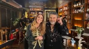 Check spelling or type a new query. Lucero Y Mijares Sorprenden Al Cantar El Privilegio De Amar Junto A Sus Hijos Mexico Rpp Noticias