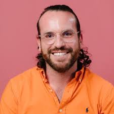 It's hard to experience the US Open without thinking of Amy Choyne CMO  extraordinaire. Courageous. Colorful. Wonderfully, wickedly witty Amy. Here  she is looking as fabulous as ever