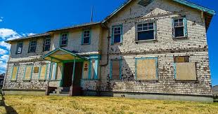 Canada Bc Kamloops Tranquille From Its Early Days As The Prosperous Farm Home Of The Fortune S And The Cooney S To T In 2019 Home House Styles House