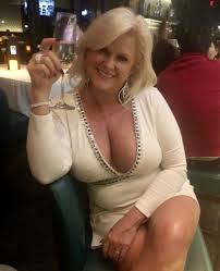 Sexy mature women. - tumblr_81c3568d63ba9dbe925d920b26e790b1_a5334420_1280  Porn Pic - EPORNER