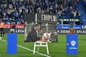 Vélez y Central: Emotivo tributo a Russo y partidazo en Liniers - Imagen principal del artículo