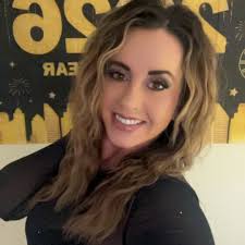 Meeting people through apps and groups