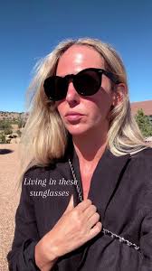 The 80’s/90’s shape of these sunglasses is heaven and the oversized factor  makes them modern. Wearing them with everything! #sunglasses  #fashionstylist #sallylyndley #fallfashion #falloutfits ...