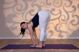 Free Porn Pics of Mandy Muse strips her white yoga pants and presents nude  body - MyPornstarBook.net