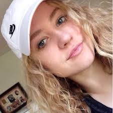 Lexi Randall's Instagram, Twitter & Facebook