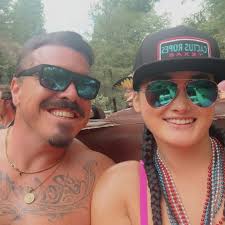 Don't hide behind the Snapchat filter. YOU ARE BEAUTIFUL. Show the world  the true you!✨🥰 #nofilter #beyoutiful #beyourself #instamom #influencer  #womensupportingwomen #nike #selfietime #miniphotoshoot