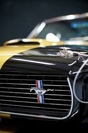 30 Increibles Fondos De Pantalla Para Tu Celular Llenos De Velocidad Y Dinamismo Cual Es Tu Favorito Autos Mustang Muscle Car Ruedas De Coche