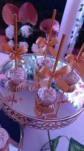 Una Boda Hermosa con un Dulce bello y toda una mesa de Dulces. , Acompañada  de una bellísima decoración de @ivysdecor y @agasajosvielsa , Para mayor  información escríbenos al ws 6004-0429 , ...