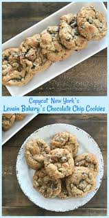 Copycat New York S Famous Levain Bakery S Chocolate Chip Cookies Recipe In 2020 Chip Cookies Bakery Chocolate Chip Cookies Chocolate Chip Cookies