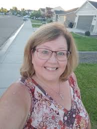 Day 5 of 100 days of doing something.... Sometimes a quiet walk all by  yourself is just what is needed. Talked to lots of neighbors, greeted some  littles, admired the artwork of