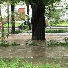 Drei große brandeinsätze, dazu das unwetter hielten die einsatzkräfte in atem. Jahrhundert Uberschwemmung Pegel Sinken Langsam Radio Leverkusen