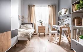 Fungsi utamanya adalah sebagai tempat istirahat, membutuhkan kamar tidur yang didesain senyaman mungkin bagi penghuninya. Tak Lagi Kapal Pecah Ikuti Saja 6 Tips Ampuh Menata Kamar Tidur Berikut Dekoruma Com Line Today