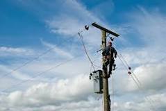 How to Become an Electrical Lineman | BestColleges