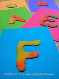 De Tout Et De Rien Activites Pour Le Prescolaire Lettres Tactiles De Colle Et De Sel Lettre A Lettres Rugueuses Prescolaire