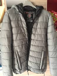 2 poches zippés sur bas du vêtement Doudoune Geographical Norway Vinted