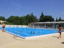 Piscine A Villeneuve Les Avignon Horaires Tarifs Avis Telephone Piscine Piscine Municipale Piscine Publique