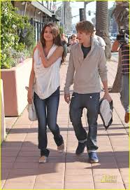Jardine matheson holdings limited, 中国語: Selena And Justin Spotted Holding Hands Ohnotheydidnt Livejournal Page 8