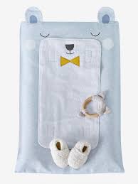 Housse Pour Matelas A Langer Ourson Bleu Clair Tellement Chic Et Chou Avec Son Ourson Au Noeud Papill Housse Matelas Matelas A Langer Housse Matelas A Langer