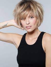 Coupe cheveux carre degrade coiffure carre plongeant effet boule les coupes de cheveux qui rajeunissent femme actuelle coupe de cheveux enfant visage carré cheveux épais blonds coiffure carre avec frange les tendances coupe de cheveux de l automne hiver 2016 modèle coupe carré. 31 Idees De Carre Boule Coupe De Cheveux Courte Cheveux Courts Coupe De Cheveux