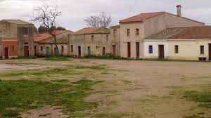 I det vestlige sardinien og udenfor den lille landsby cabras (tæt på oristanio) ligger westernbyen san. Vacanze In Sardegna Costa Occidentale Mare Natura E Cultura In Provincia Di Oristano San Salvatore