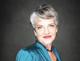 Rob Earp's Instagram, Twitter & Facebook