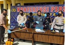 Persatuan perawat nasional indonesia (ppni) mengutuk keras kasus perawat rs siloam sriwijaya, palembang yang dianiaya keluarga pasien hingga memar parah. Kasus Perawat Putus Tangan Dihantam Mata Mesin Pemotong Rumput Politik Beritamerdeka Net