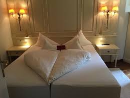 Ein mittel groes schlafzimmer ist rund 16m. Schlafzimmer Im Verhaltnis Sehr Klein Der Bad Der Wellnessresidenz Suite Bild Von Wellnessresidenz Alpenrose Maurach Tripadvisor