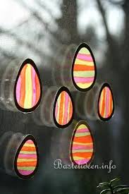 Wir zeigen ihnen jede menge bunte eier, süße 15 schablonen zum ausdrucken zum youtube kanal! Osterbasteln Mit Kindern Bunte Eier Als Fensterbilder Zu Ostern