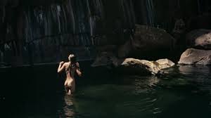 Sensual Jenny Agutter nude portrayal in Walkabout that enthralls viewers