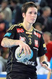 Fondé en 1965, il est principalement connu pour sa section féminine qui domine le handball féminin français depuis les années 1990, avec 23 titres de champion de france de 1re division. File Anja Hammerseng Edin 20141115 Jpg Wikimedia Commons