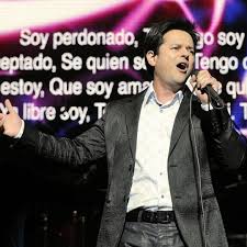 Listen to Responde a la majestad de Dios