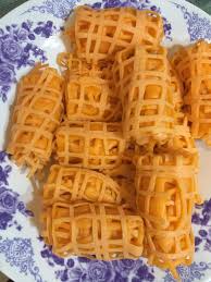 Roti jala selalu disajikan bersama kuah sampingan yang terdiri daripada banyak jenis dan rasa. Resepi Roti Jala Simple Lembut Gebu Sampai Esok Pagi