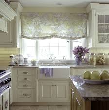 Pin By Jennifer Leigh On Kitchen Small French Country Kitchen Country Style Kitchen Country Cottage Kitchen