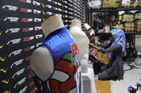 Bikin baju voli, kaos voli dengan desain mu sendiri. Kisah Sukses Jumariyanto Berbisnis Jersey Hingga Mundur Dari Pns